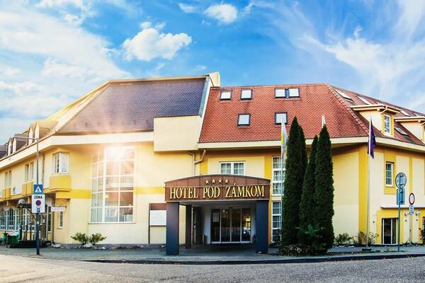 Hotel under the Castle ****