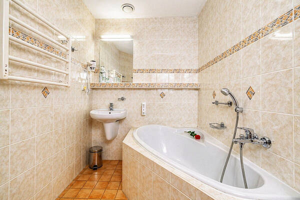 Large suite