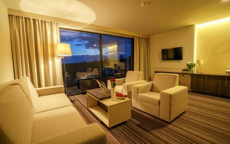 Exclusive Suite 2 + 2