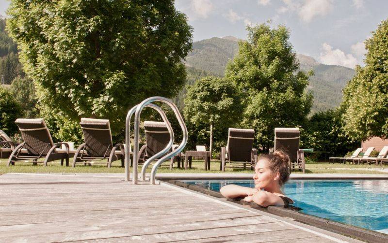 Accommodation plus halfboard WINTER 