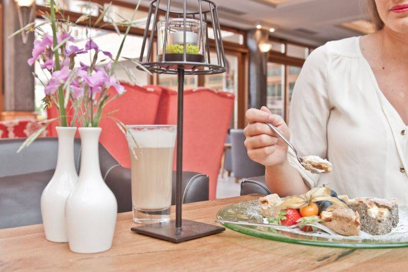 Accommodation plus halfboard WINTER 