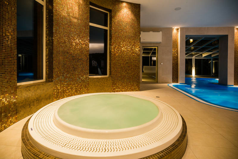 Relaxation stay during week 2025