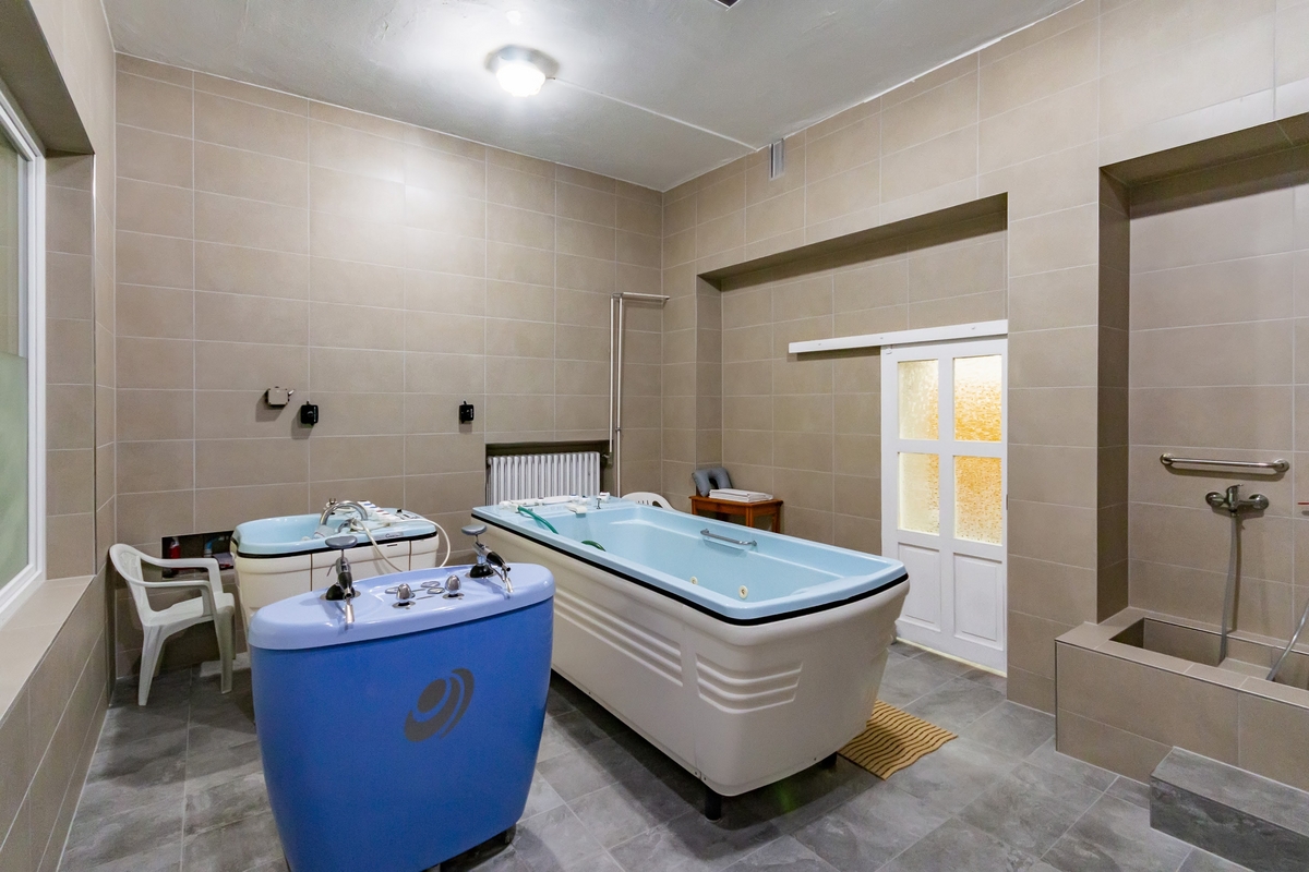 Refreshing spa stay LIGHT