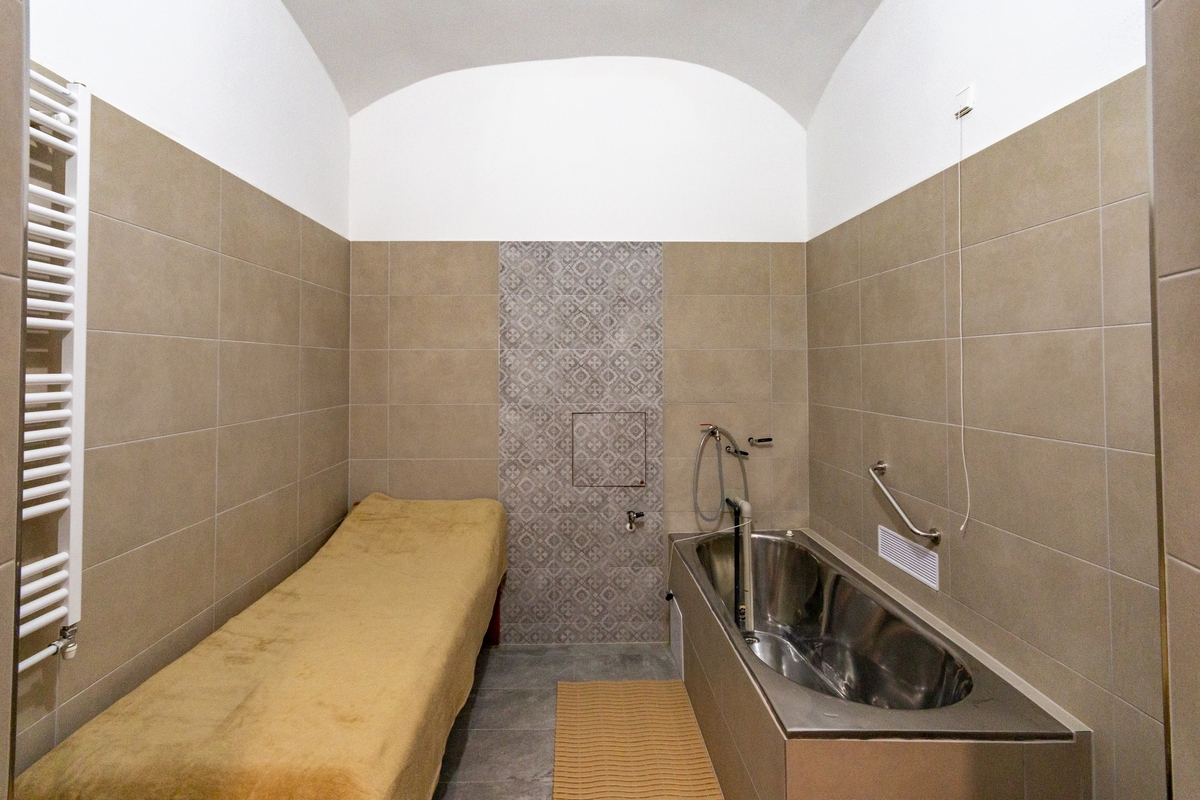Refreshing spa stay LIGHT