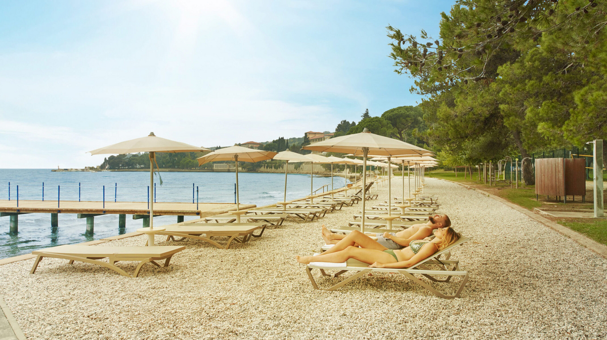 ADRIA relax by the sea