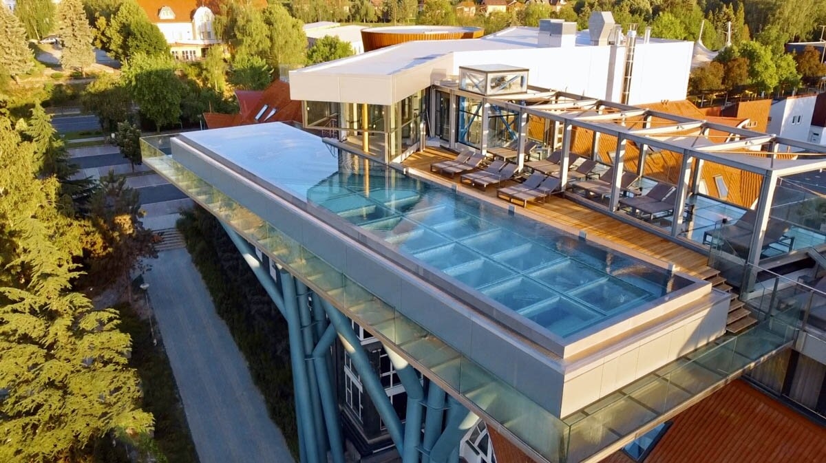 Accommodation with half board 