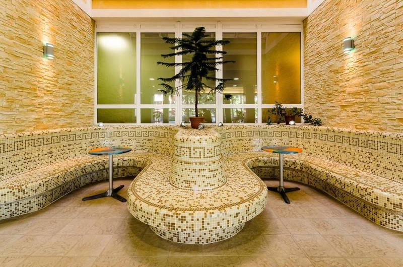 Relax in the Hajdúzsobozsló spa
