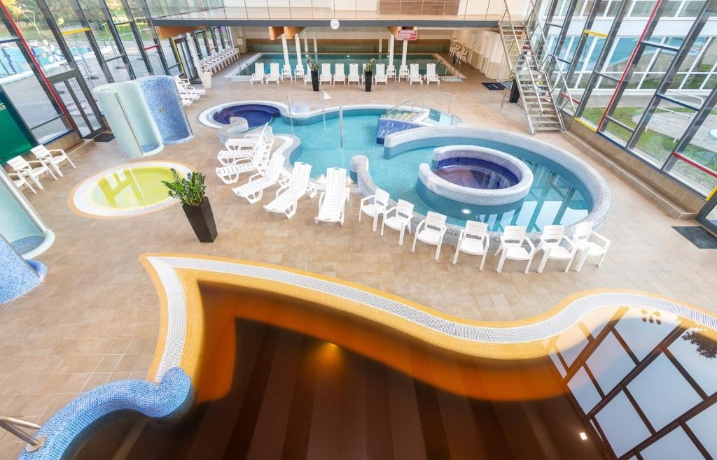 Relax in the Hajdúzsobozsló spa