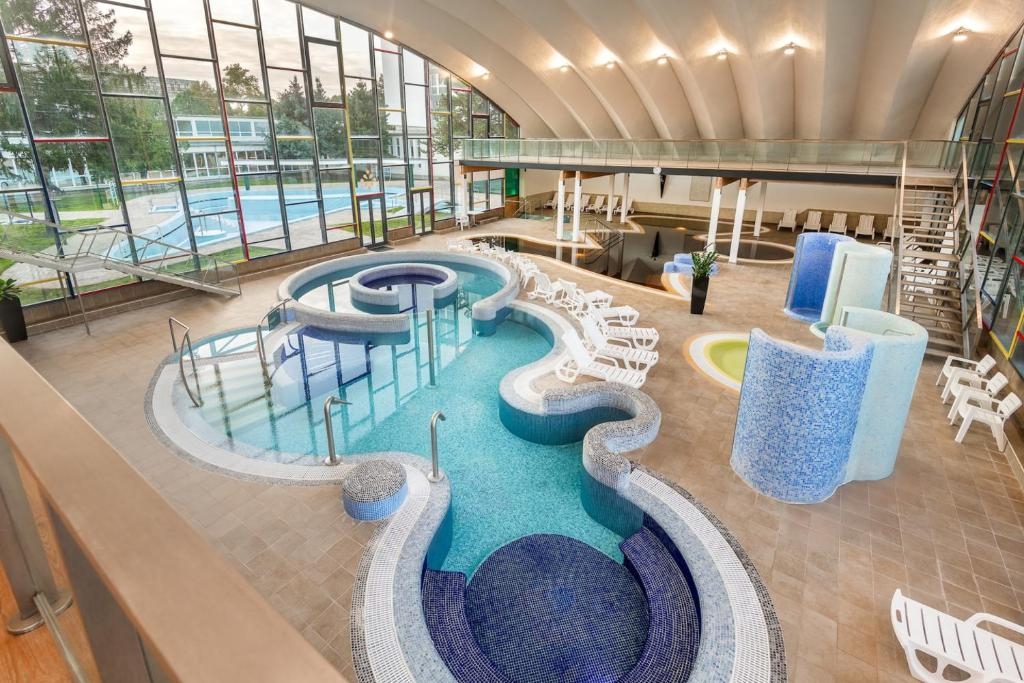 Relax in the Hajdúzsobozsló spa