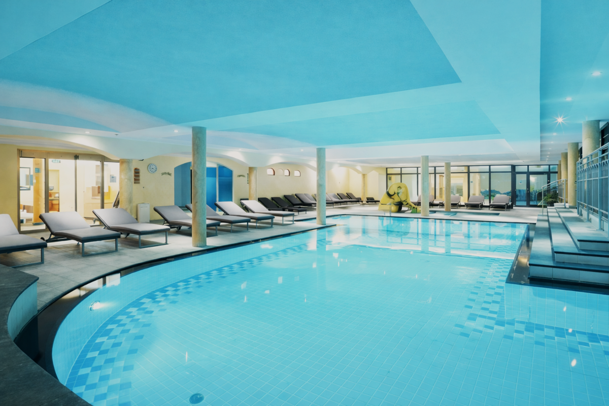 Accommodation plus halfboard WINTER 