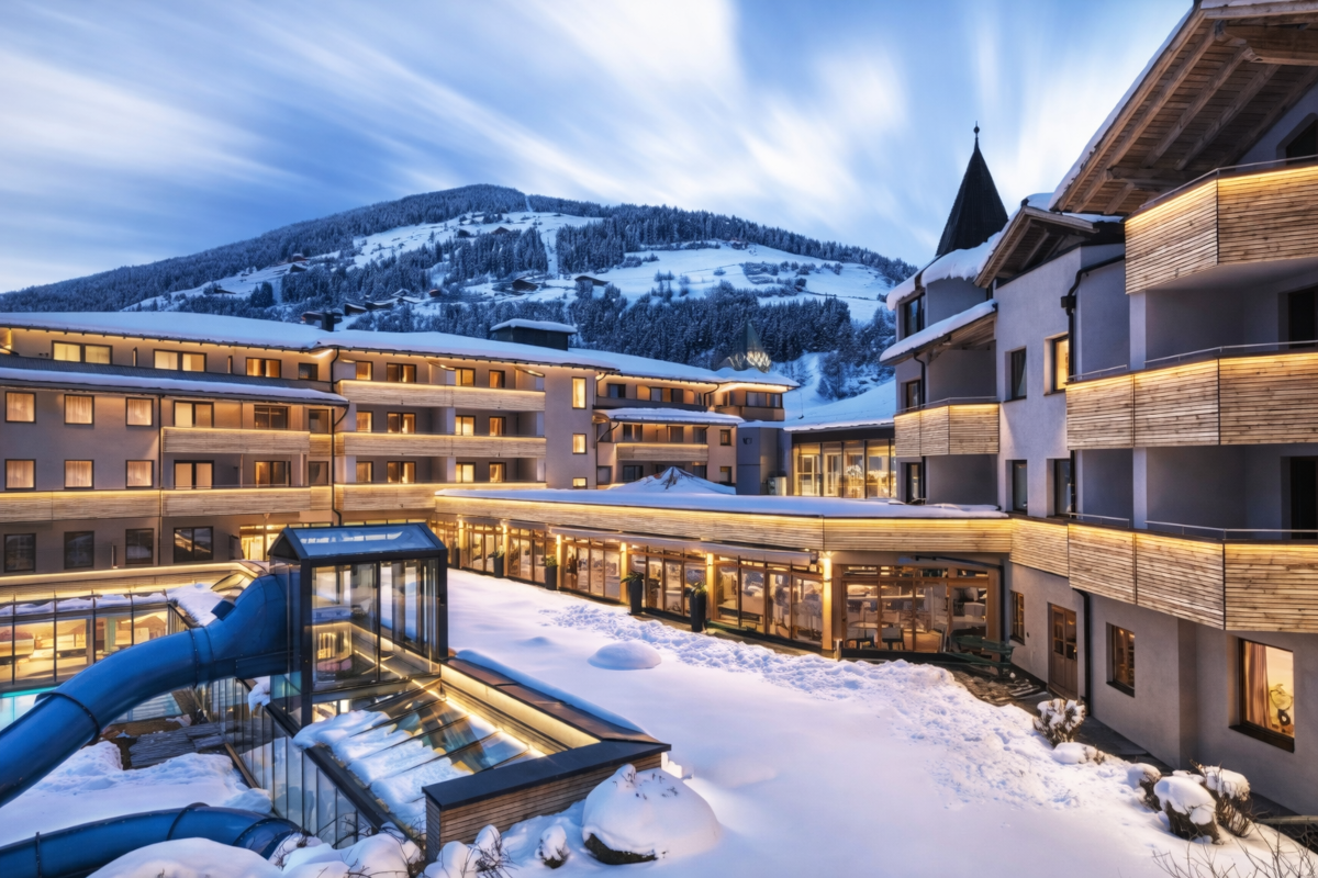 Accommodation plus halfboard WINTER 