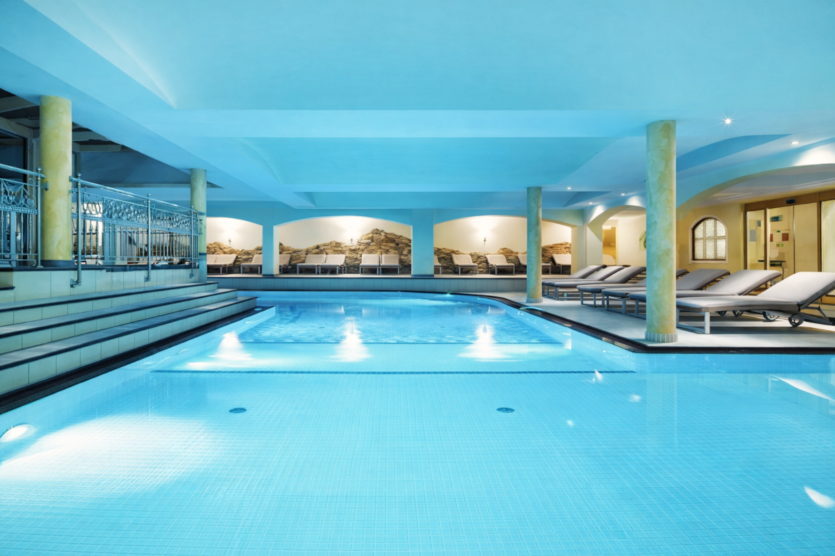 Accommodation plus halfboard WINTER 