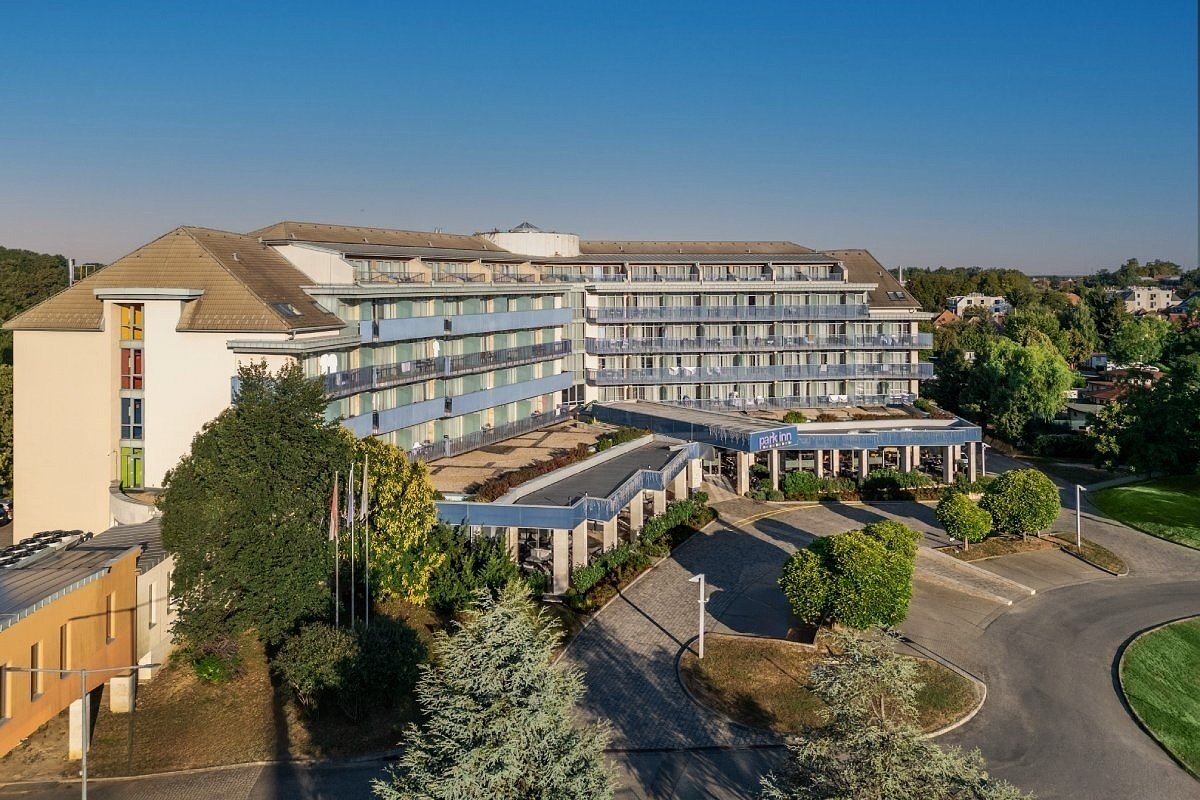 Hotel Park Inn Sarvar ****