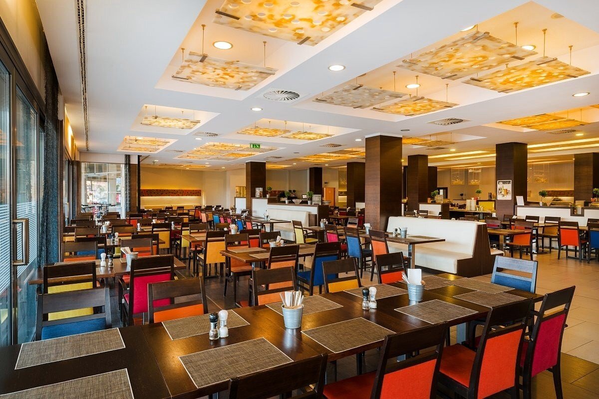 Hotel Park Inn Sarvar ****