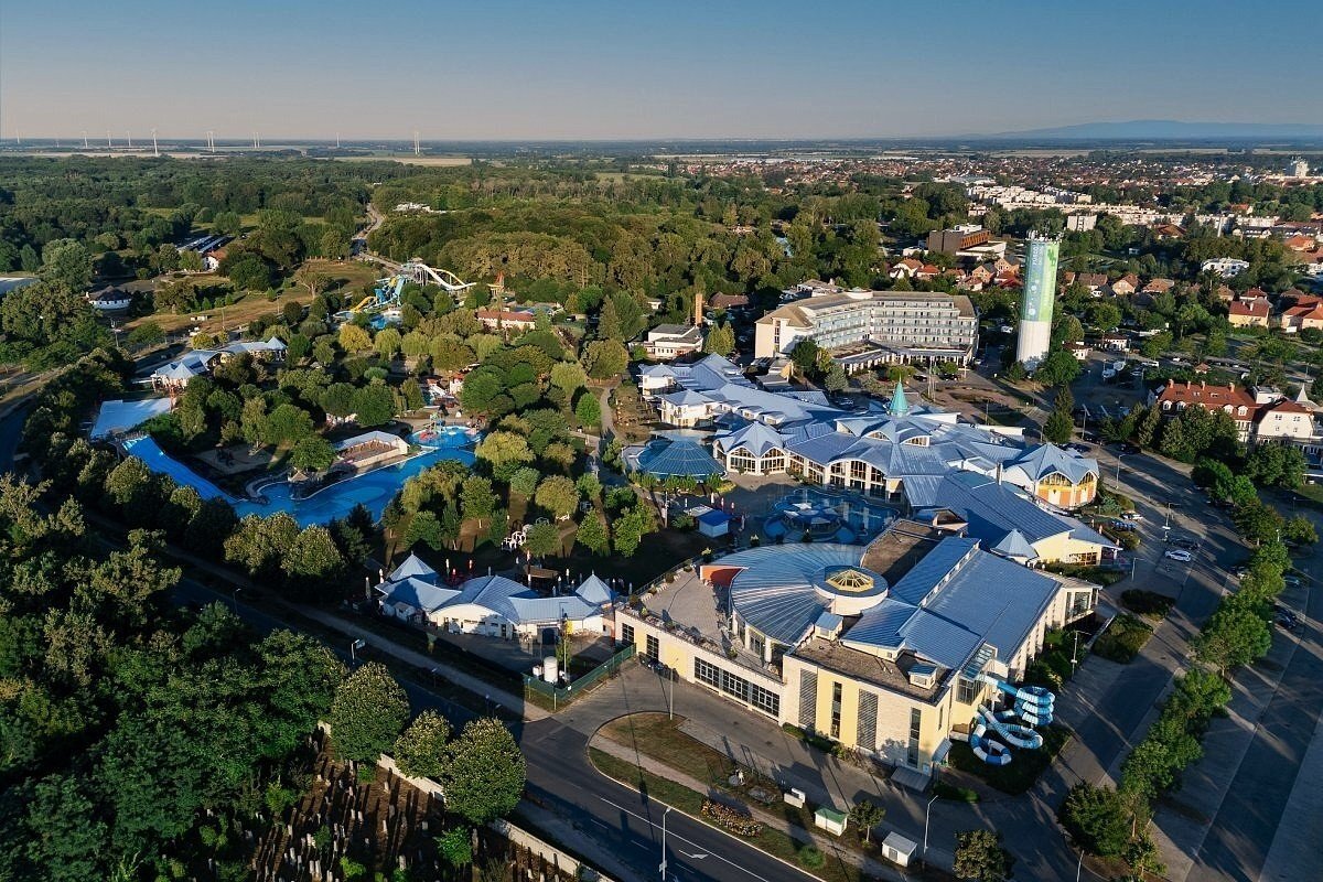 Hotel Park Inn Sarvar ****