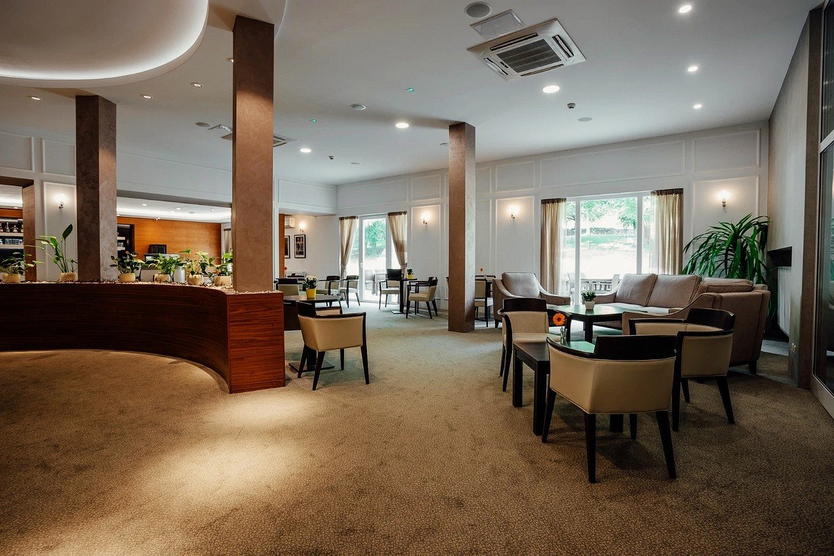 Hotel under the Castle ****