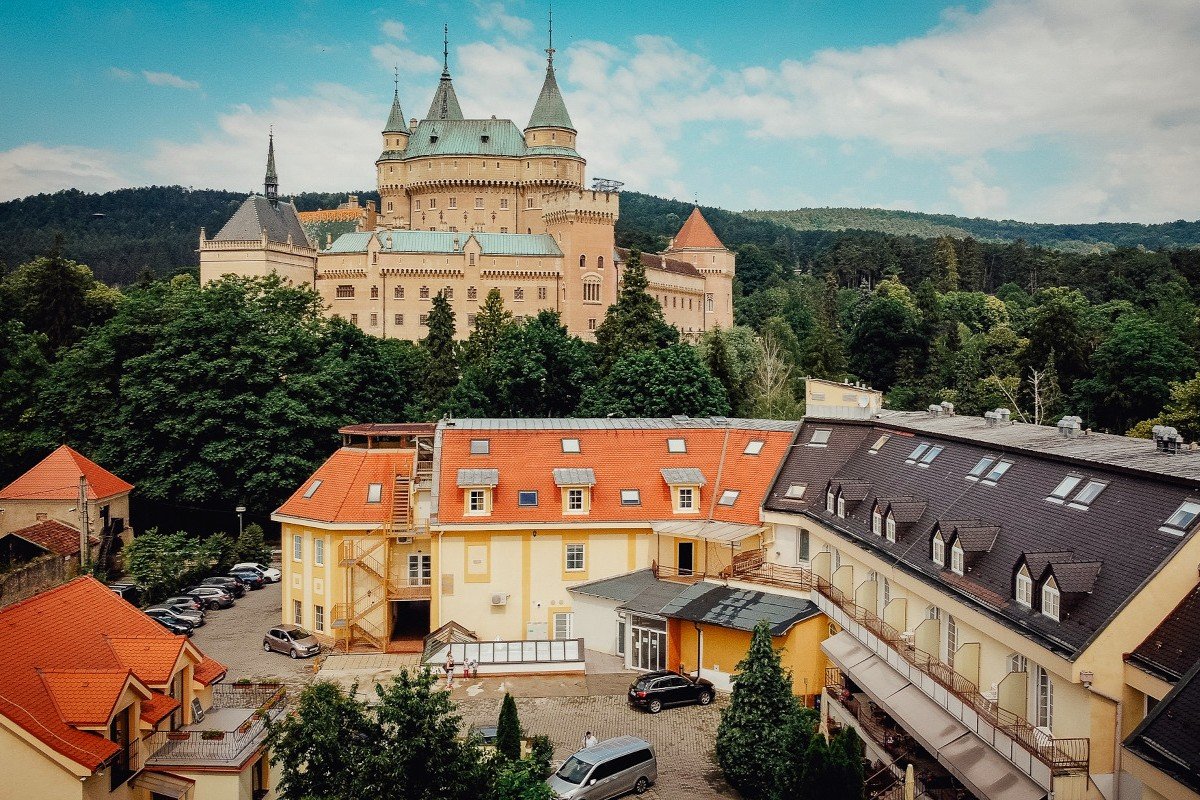 Hotel under the Castle ****