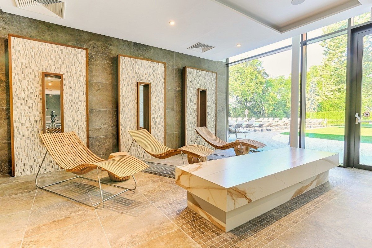 LIGHT treatment stay - Thermia Palace