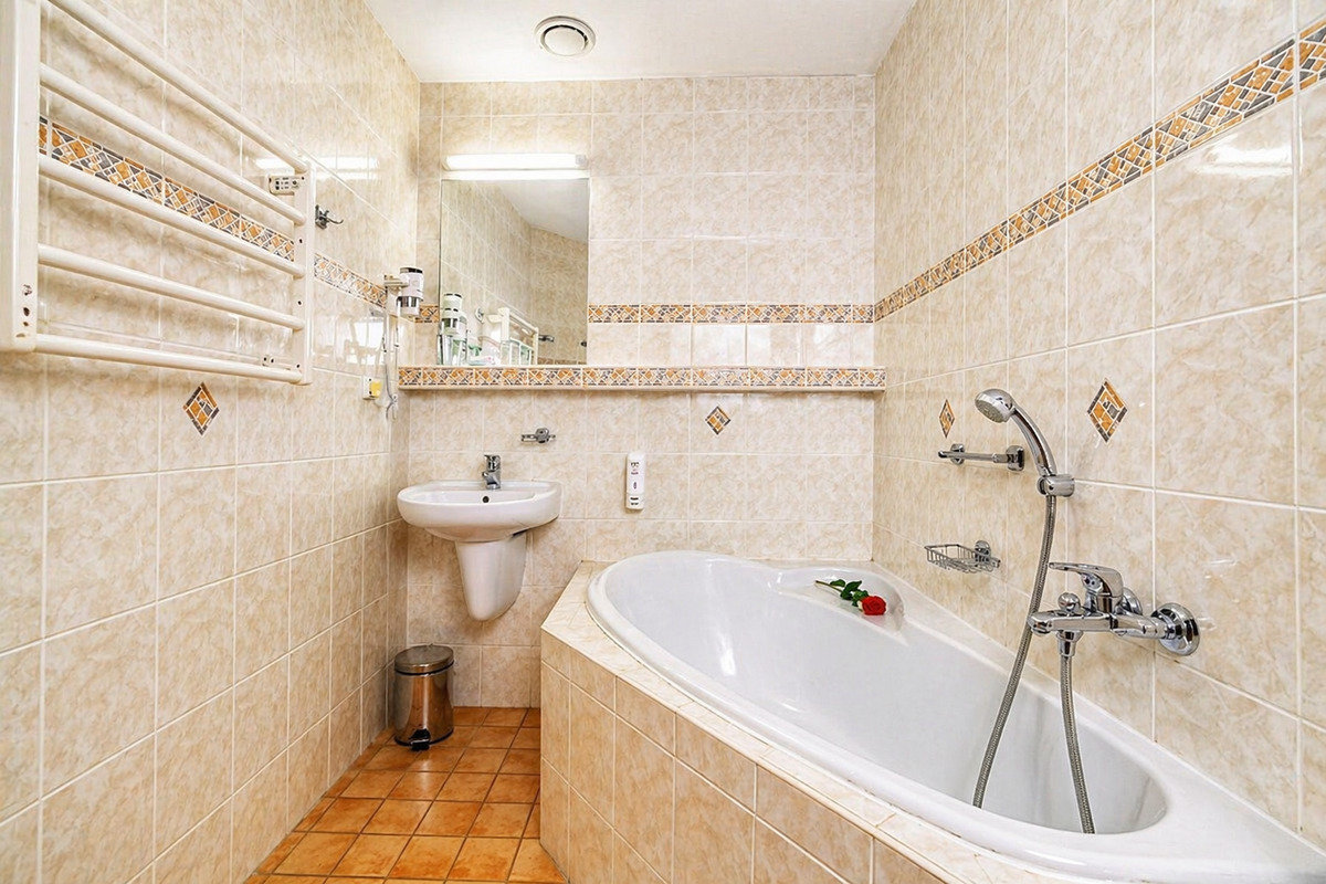 Large suite