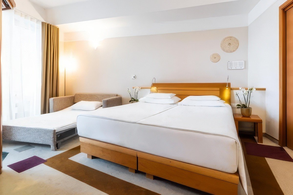 Double bed room