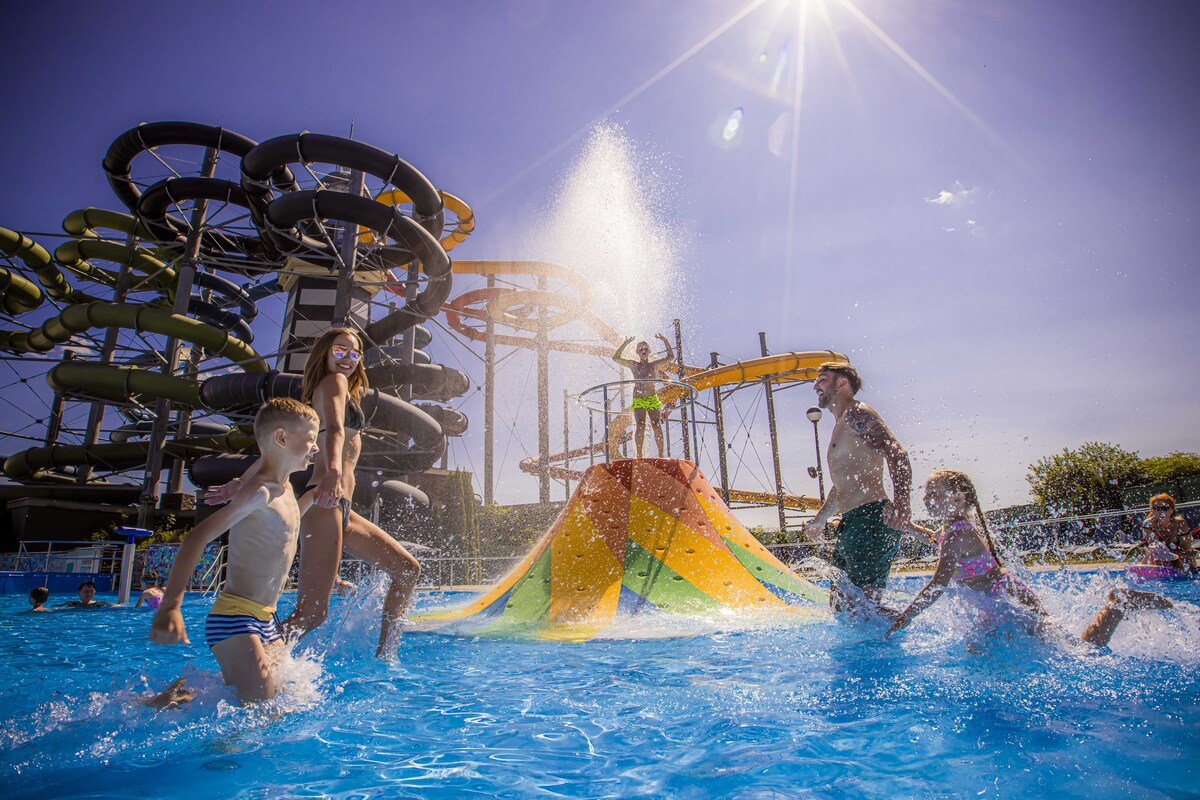 Accommodation with breakfast + entries to the water park