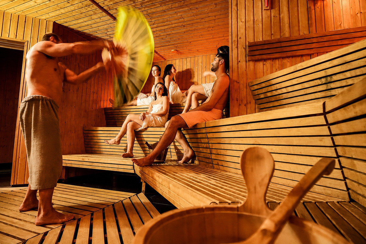 Hotel Seasons ****