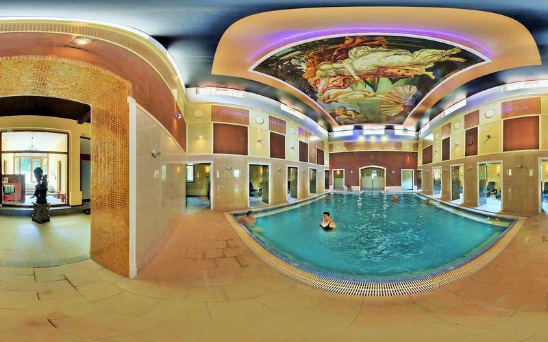 Romantic wellness stay