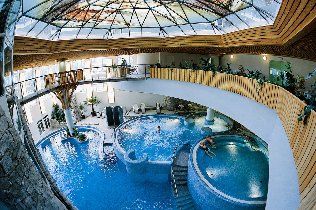Accommodation with half board 