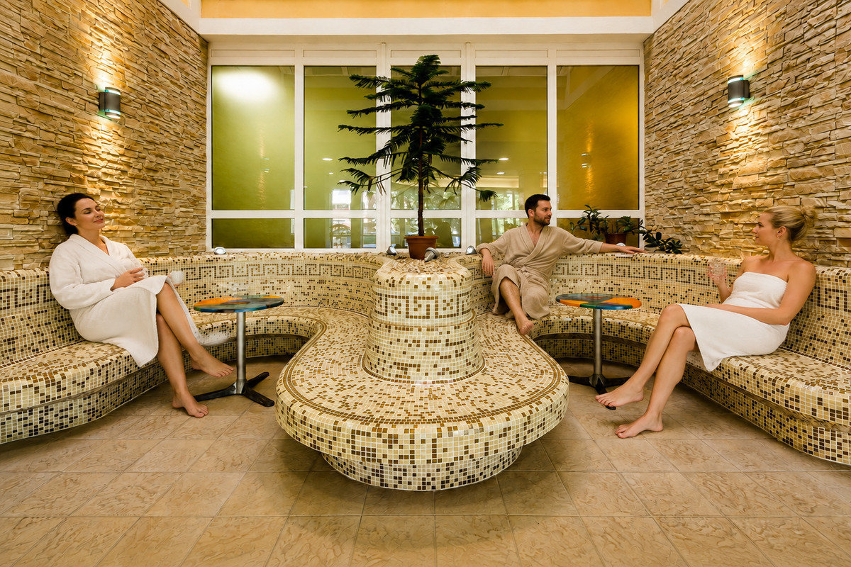 Relax in the Hajdúzsobozsló spa