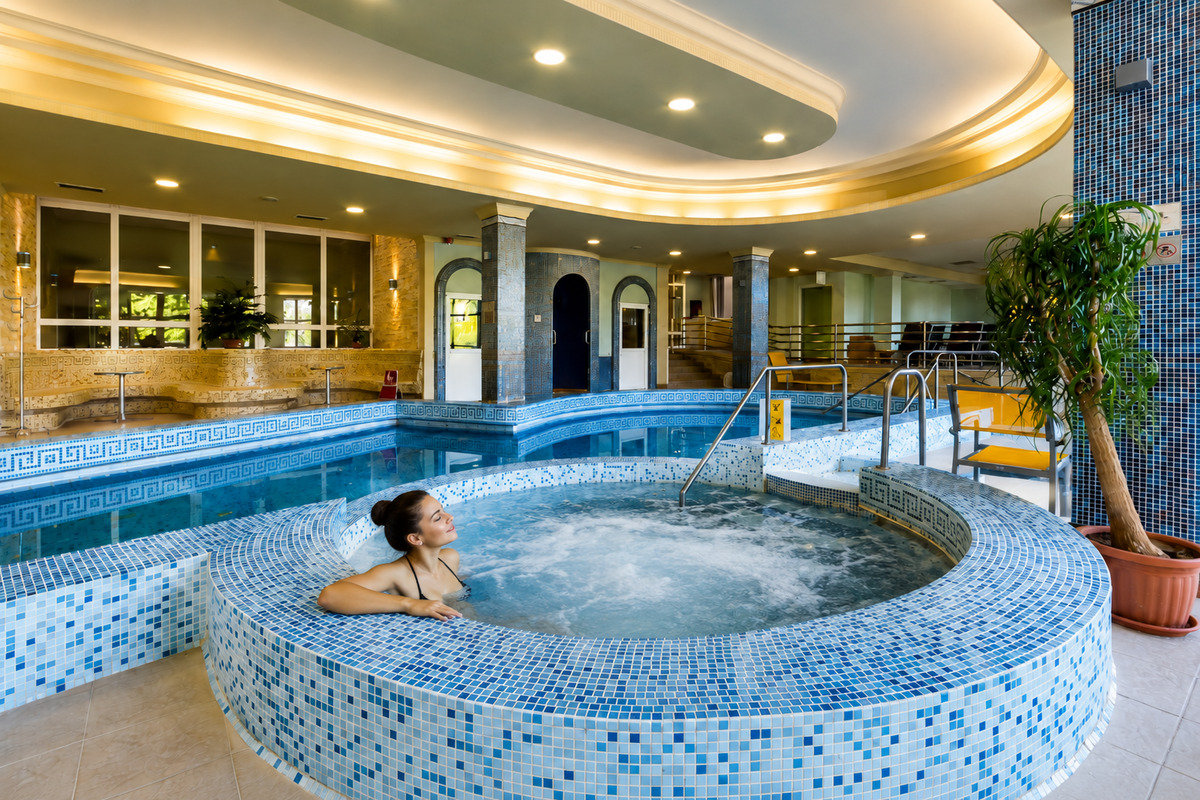 Relax in the Hajdúzsobozsló spa