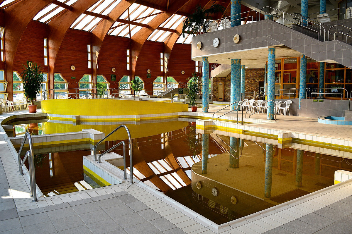 A week-long spa stay at the Tiszaújváros Spa