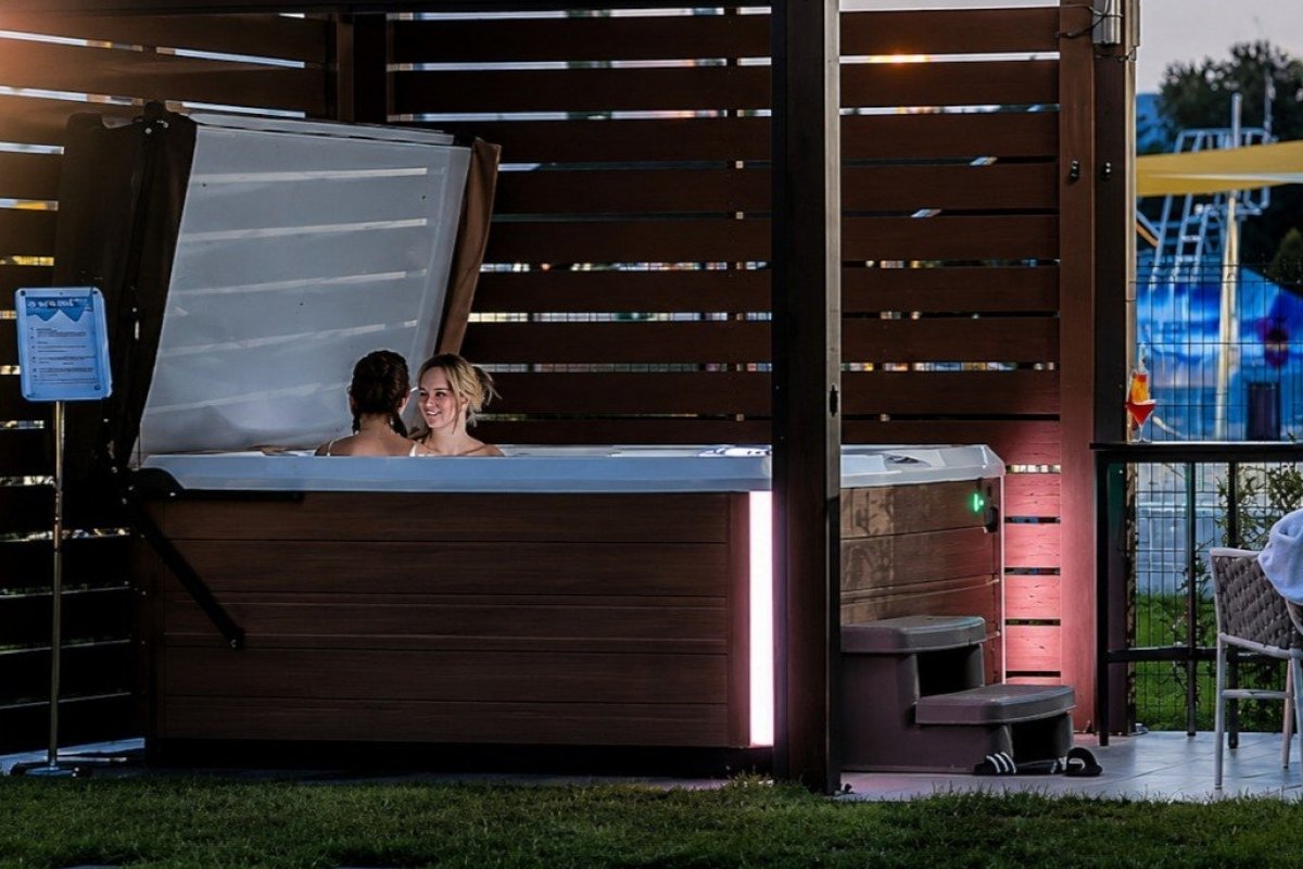Weekend stay at the Tiszaújváros spa