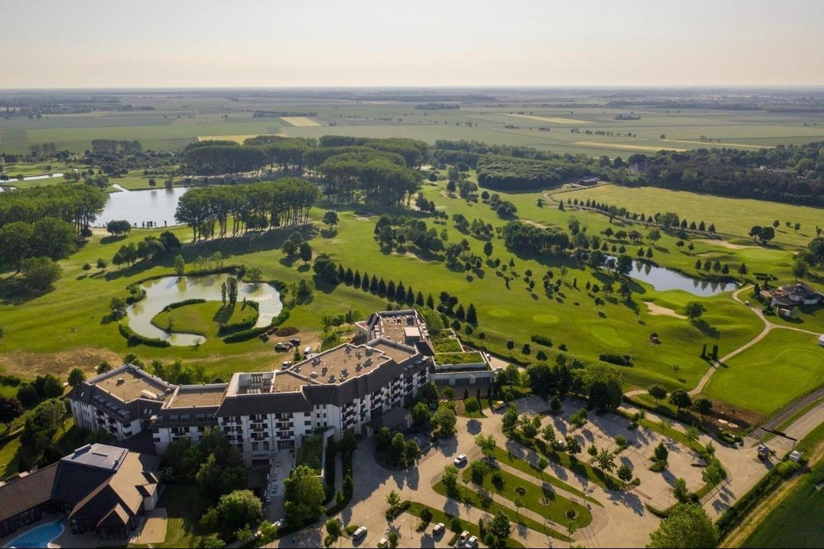 Golf hotels